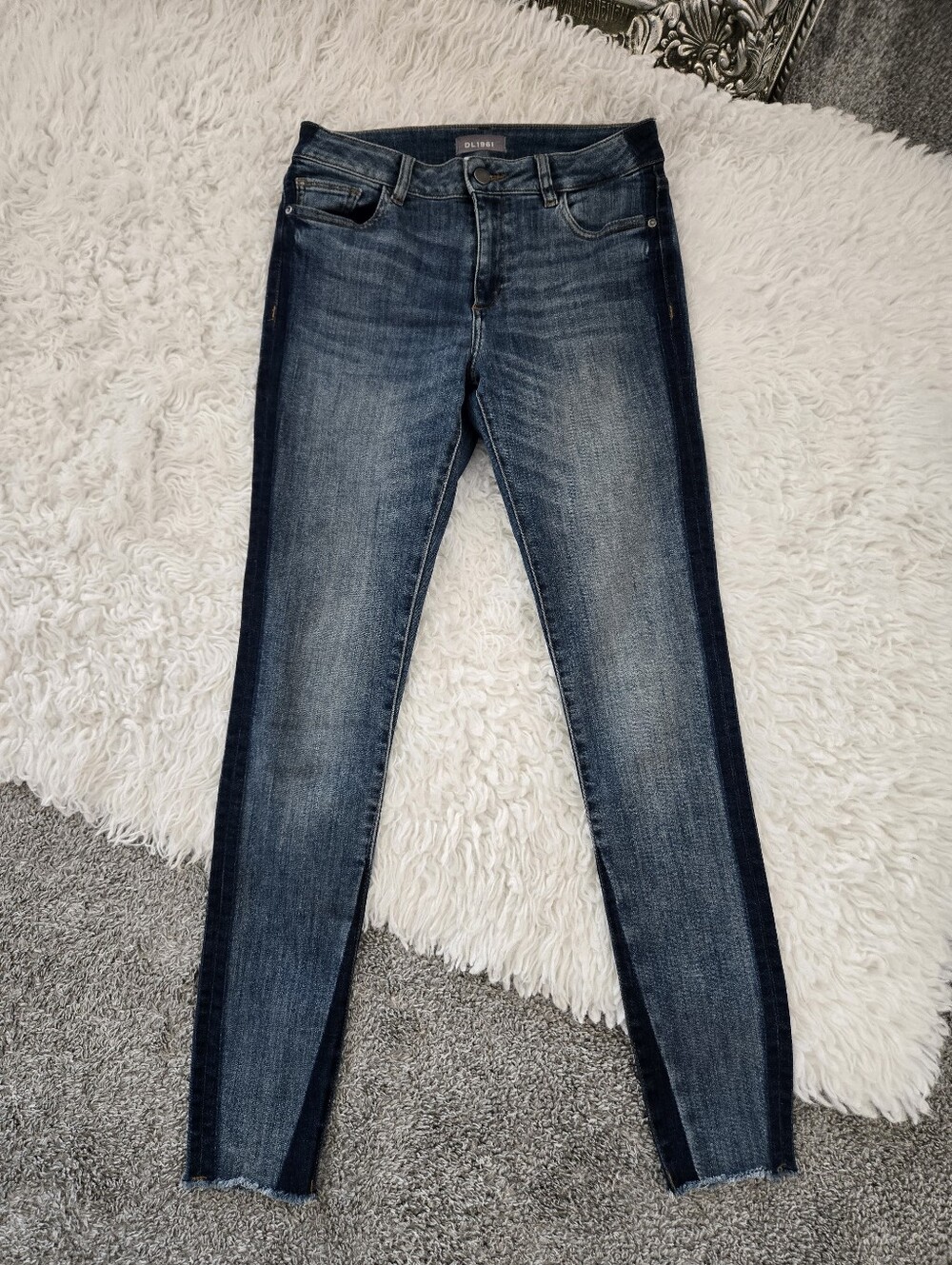 DL1961 Florence Skinny Mid Rise Instasculpt. Carolina wash. Size 29.